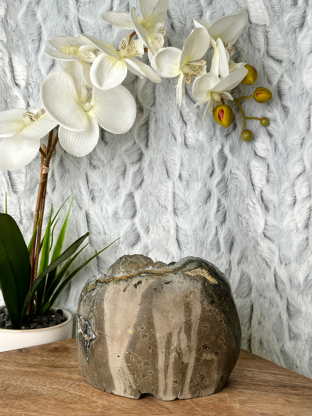 Large Uruguayan Cut base with Large Calcites