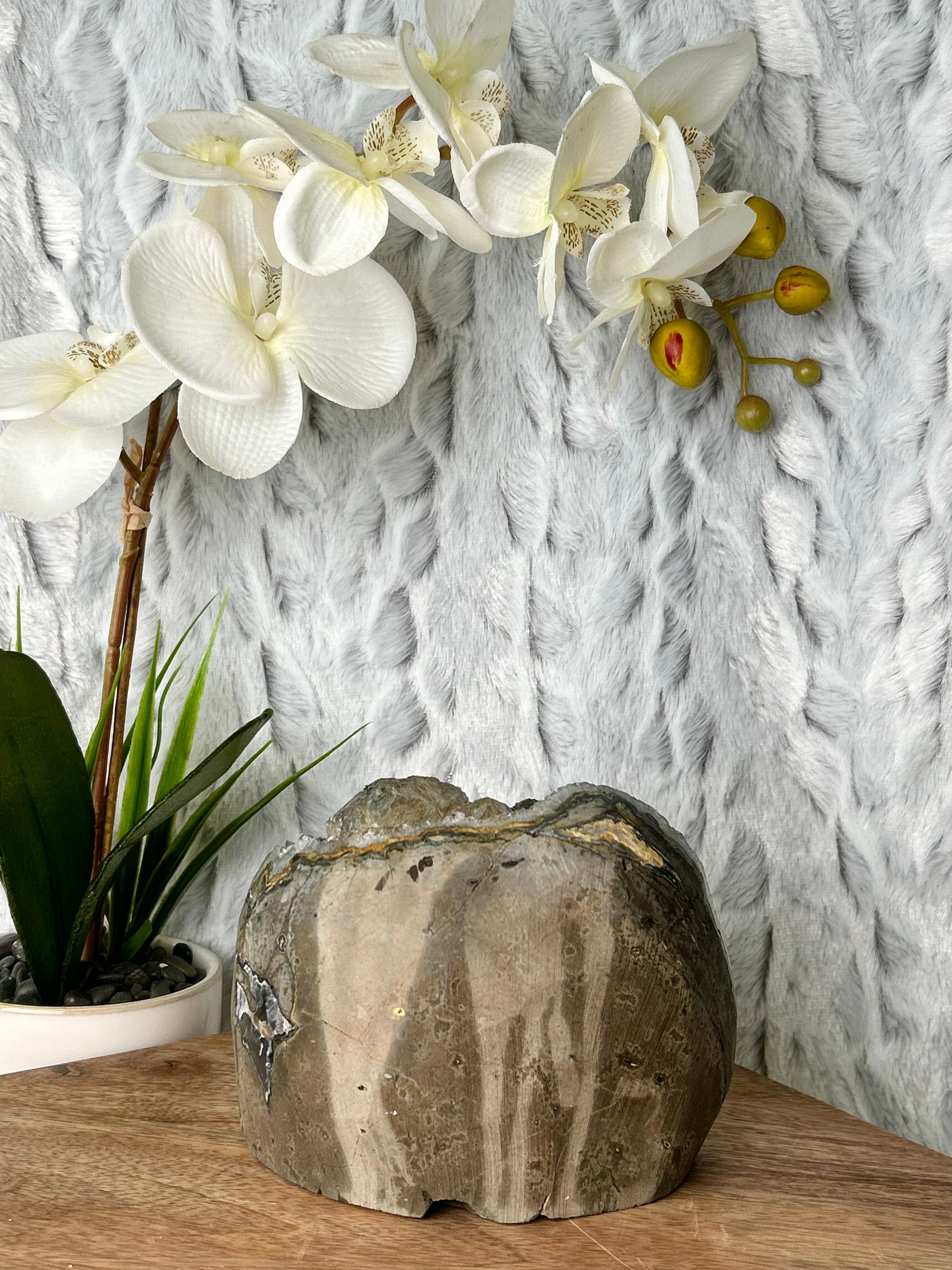 Large Uruguayan Cut base with Large Calcites