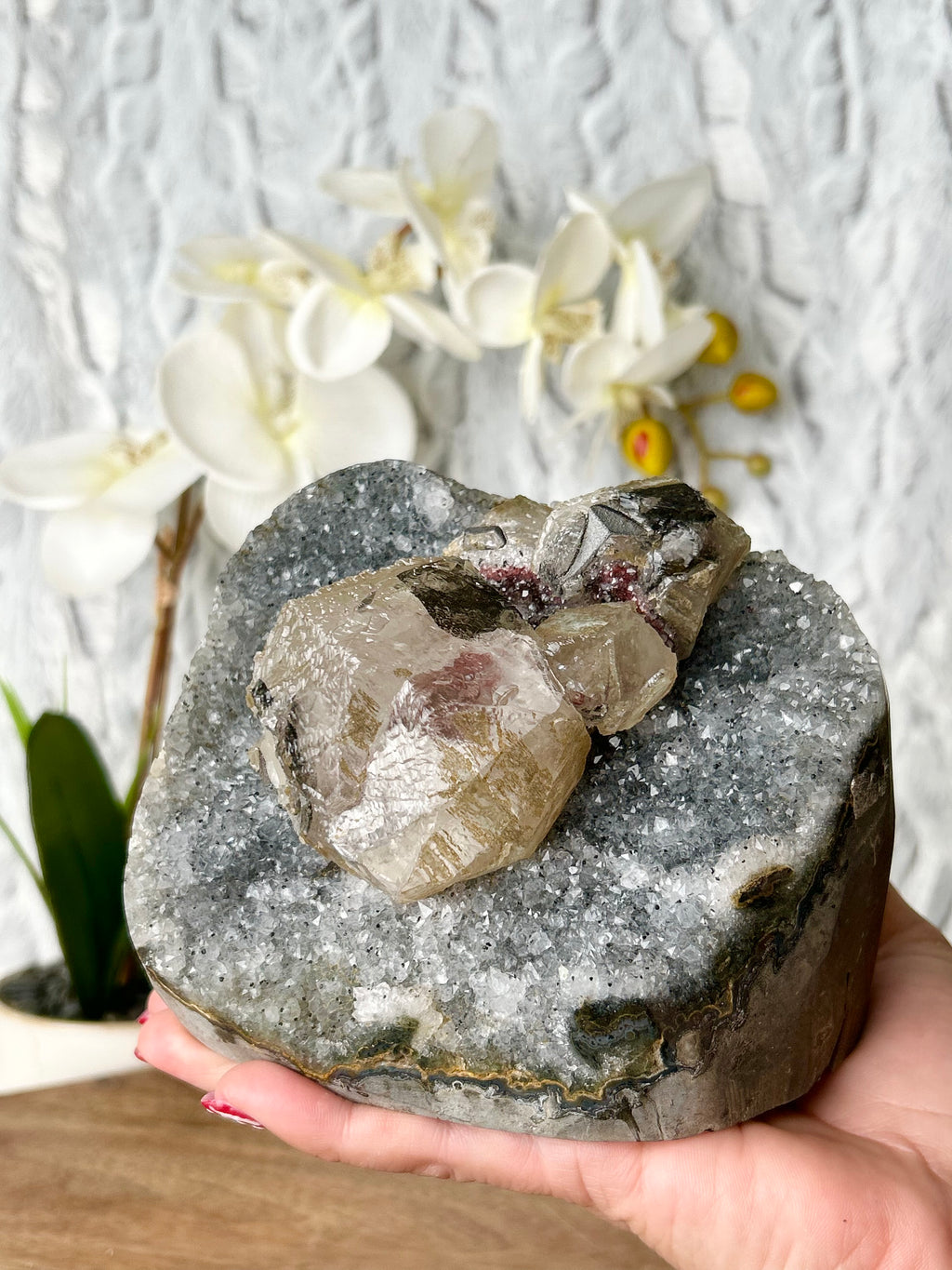 Large Uruguayan Cut base with Large Calcites