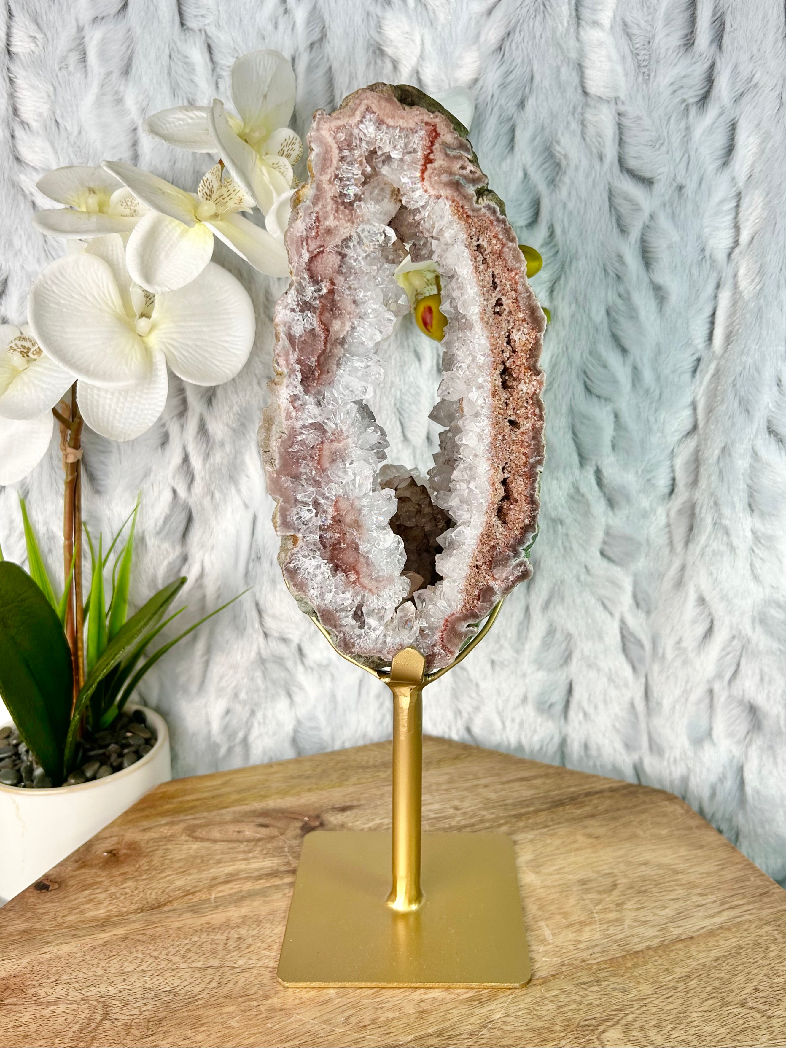 Unique Amethyst Geode Portal