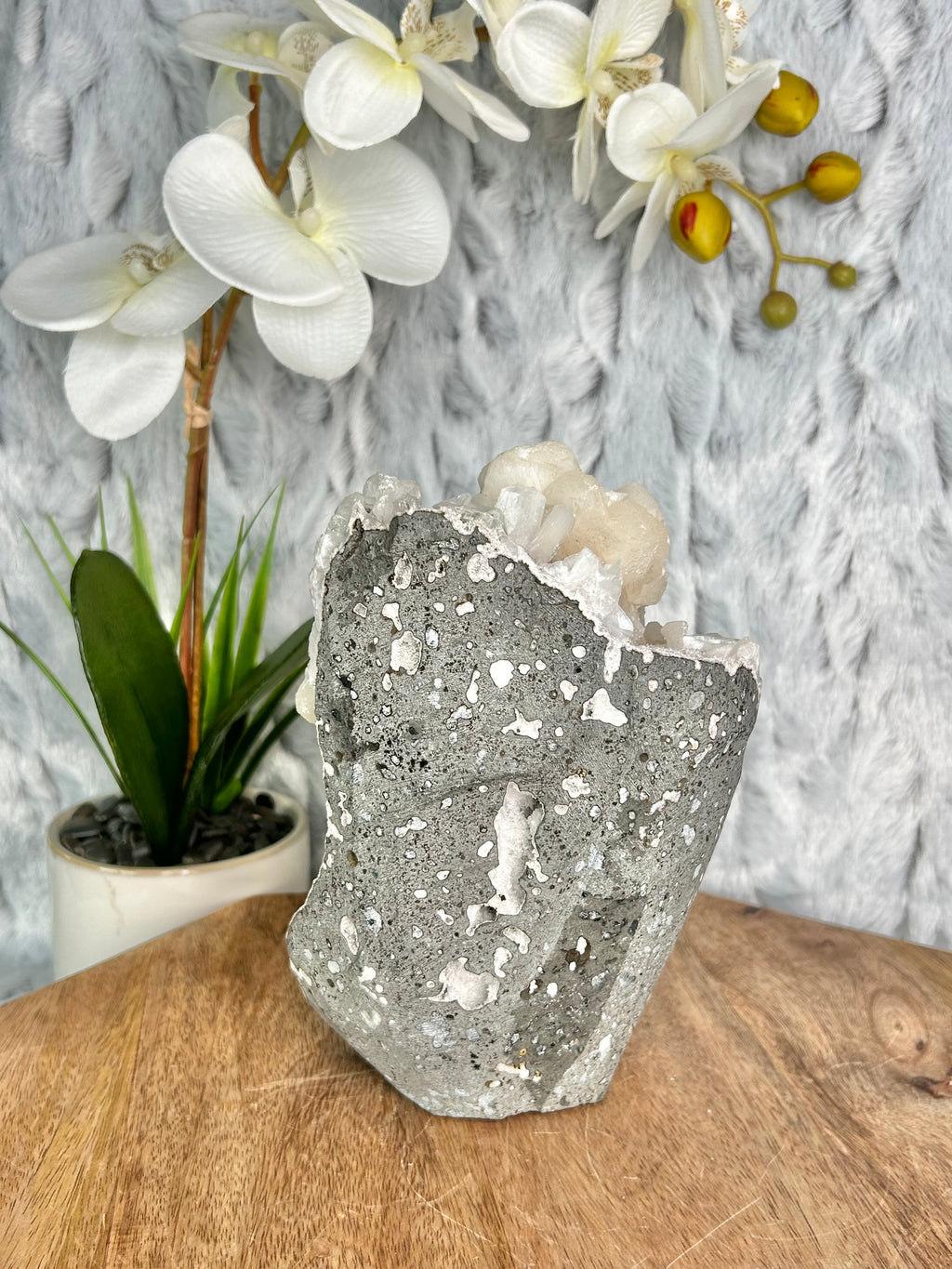 Apophyllite and Stilbite