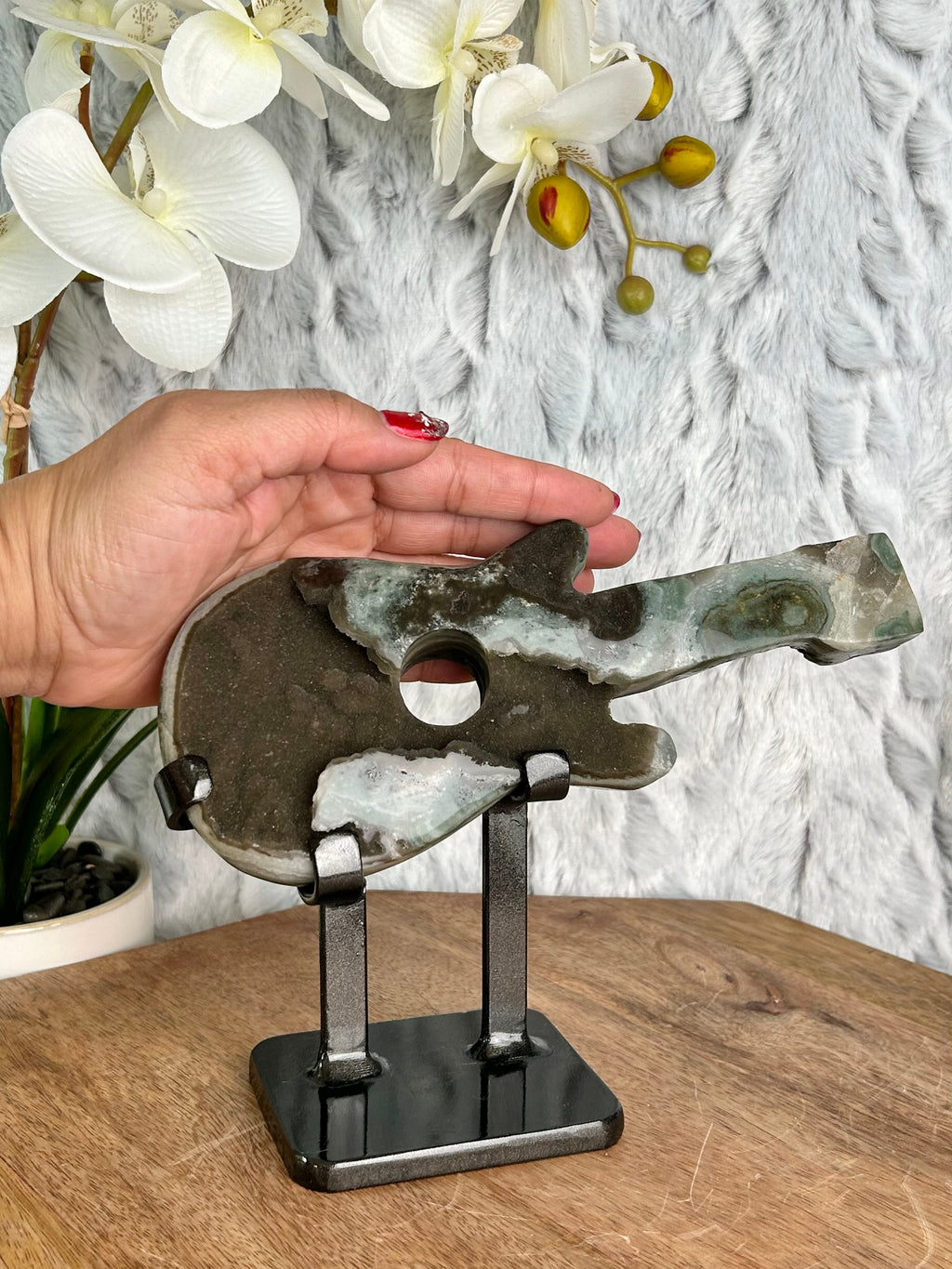 Uruguayan Amethyst Agate Guitar on stand