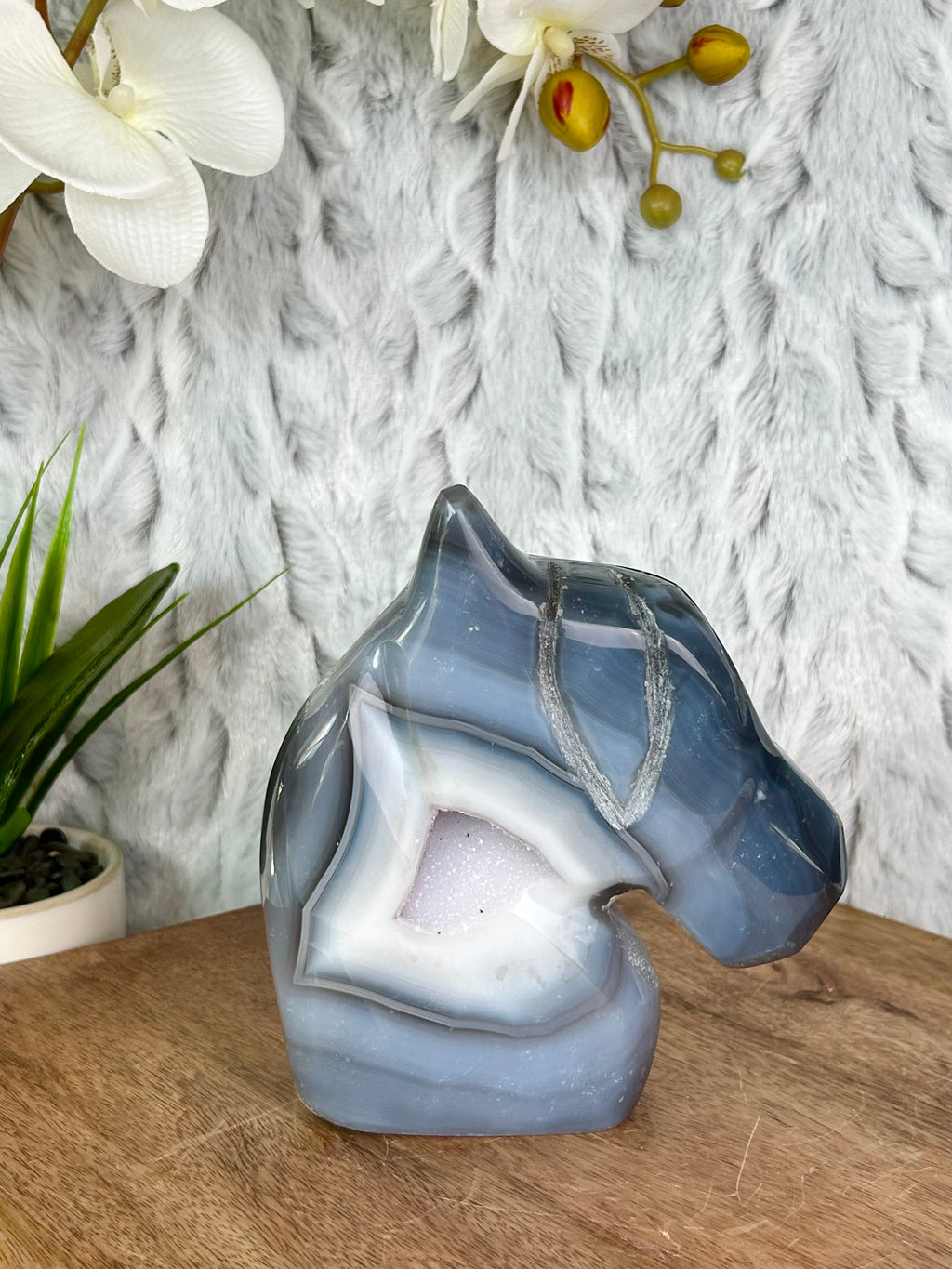 Agate Banded Horse Carving
