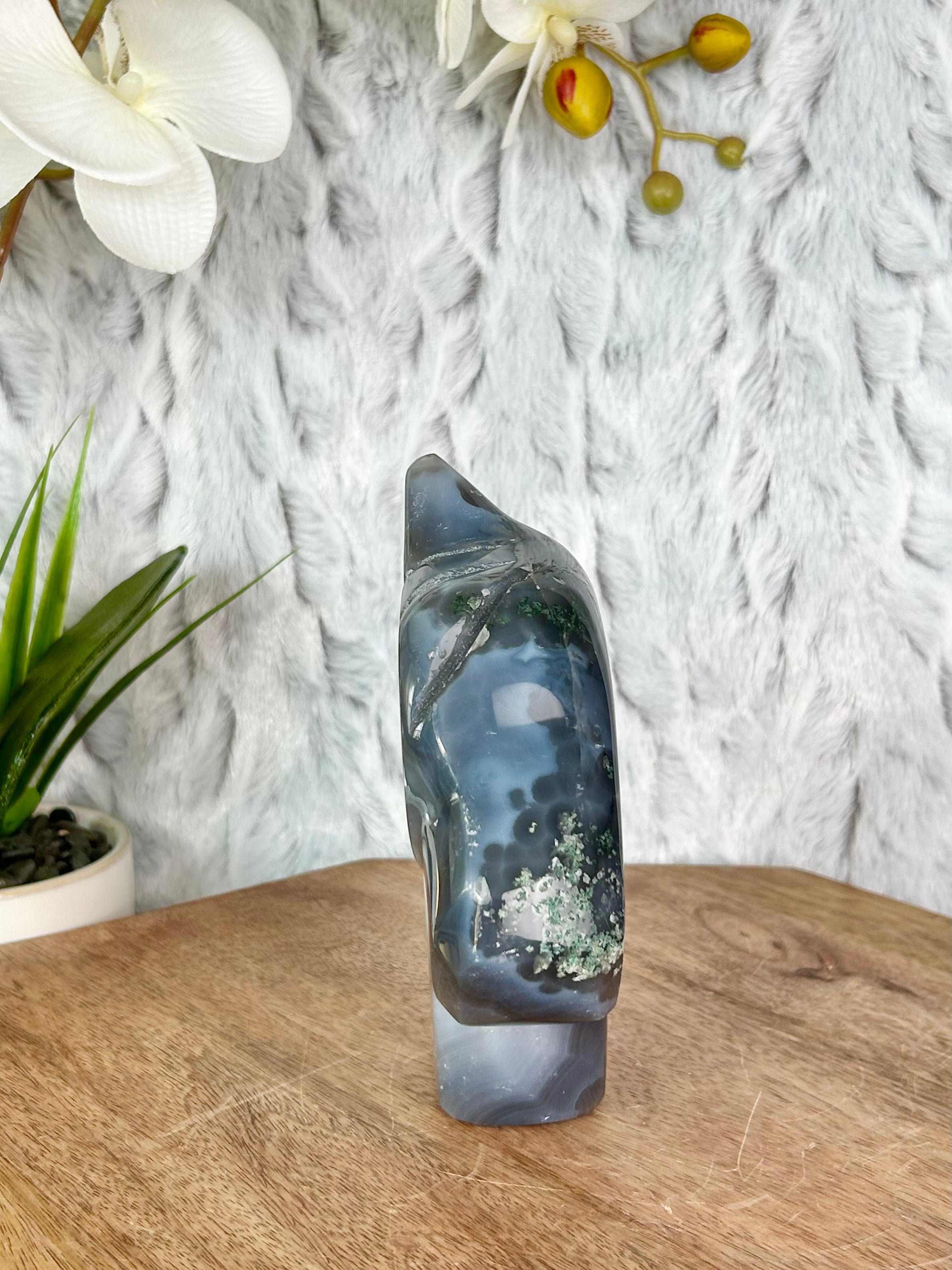 Agate Banded Horse Carving