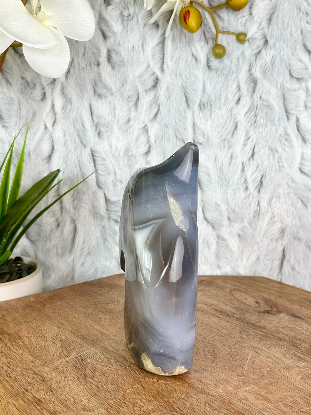 Agate Banded Horse Carving