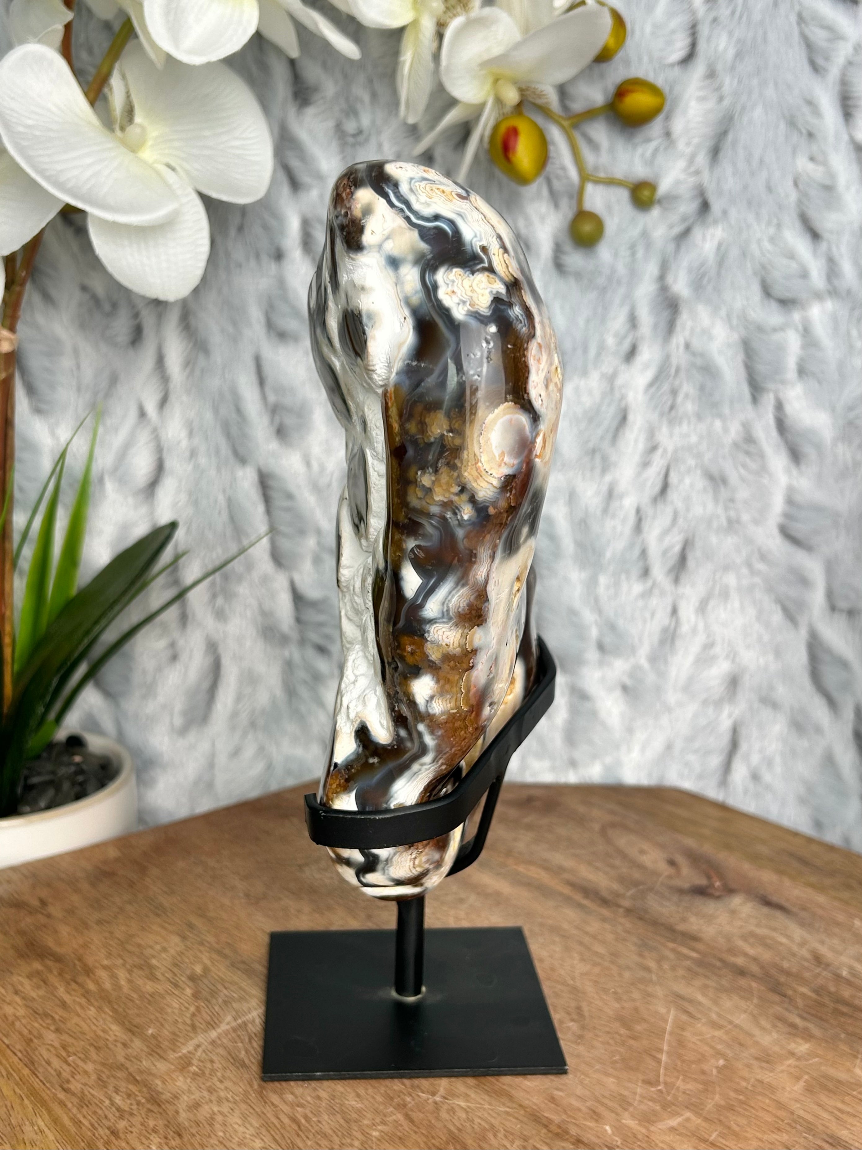 Unique Brown and White Orca Agate