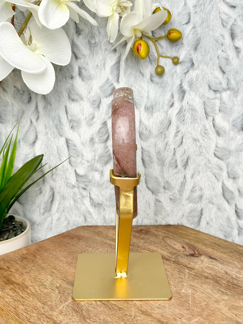 HQ Pink Amethyst Heart on Stand