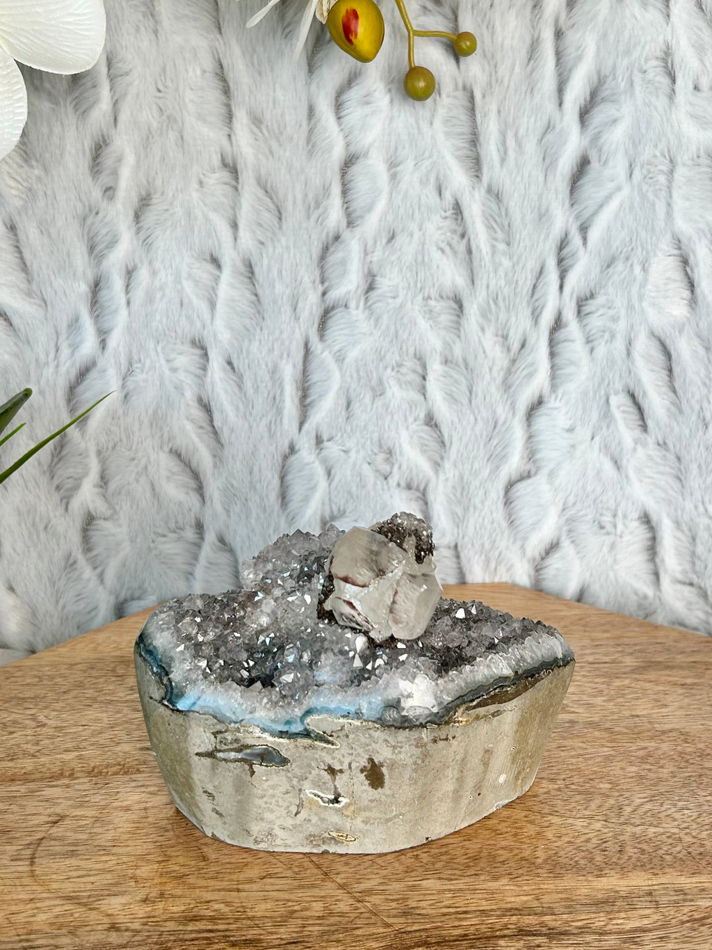 Uruguayan Amethyst Cut Base