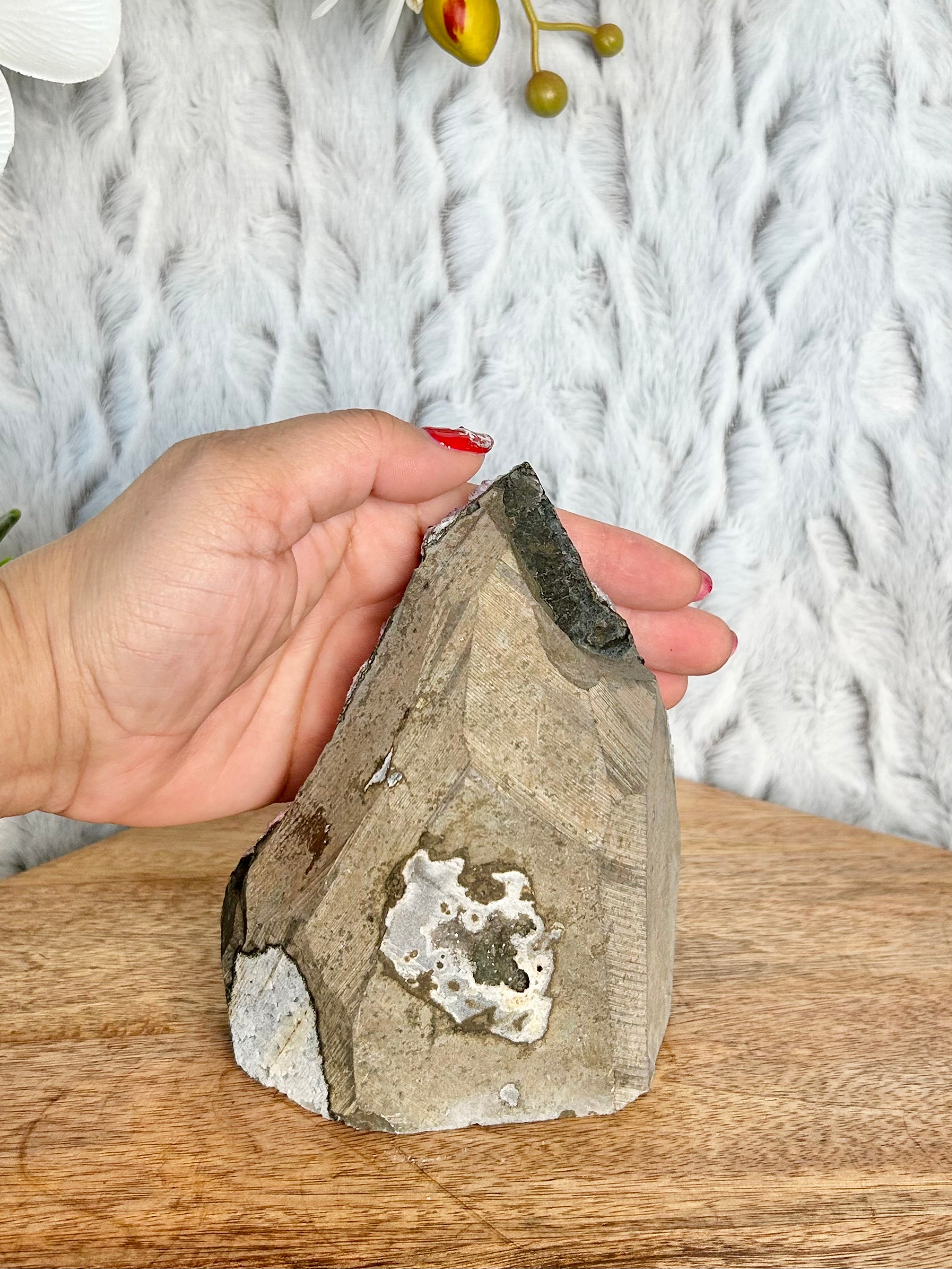 Amethyst Cut Base with Cylindrical Calcite