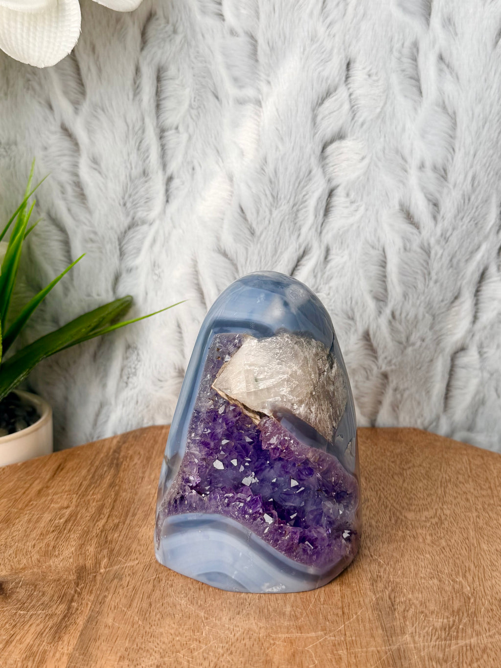 Agate Freeform with Amethyst and Calcite