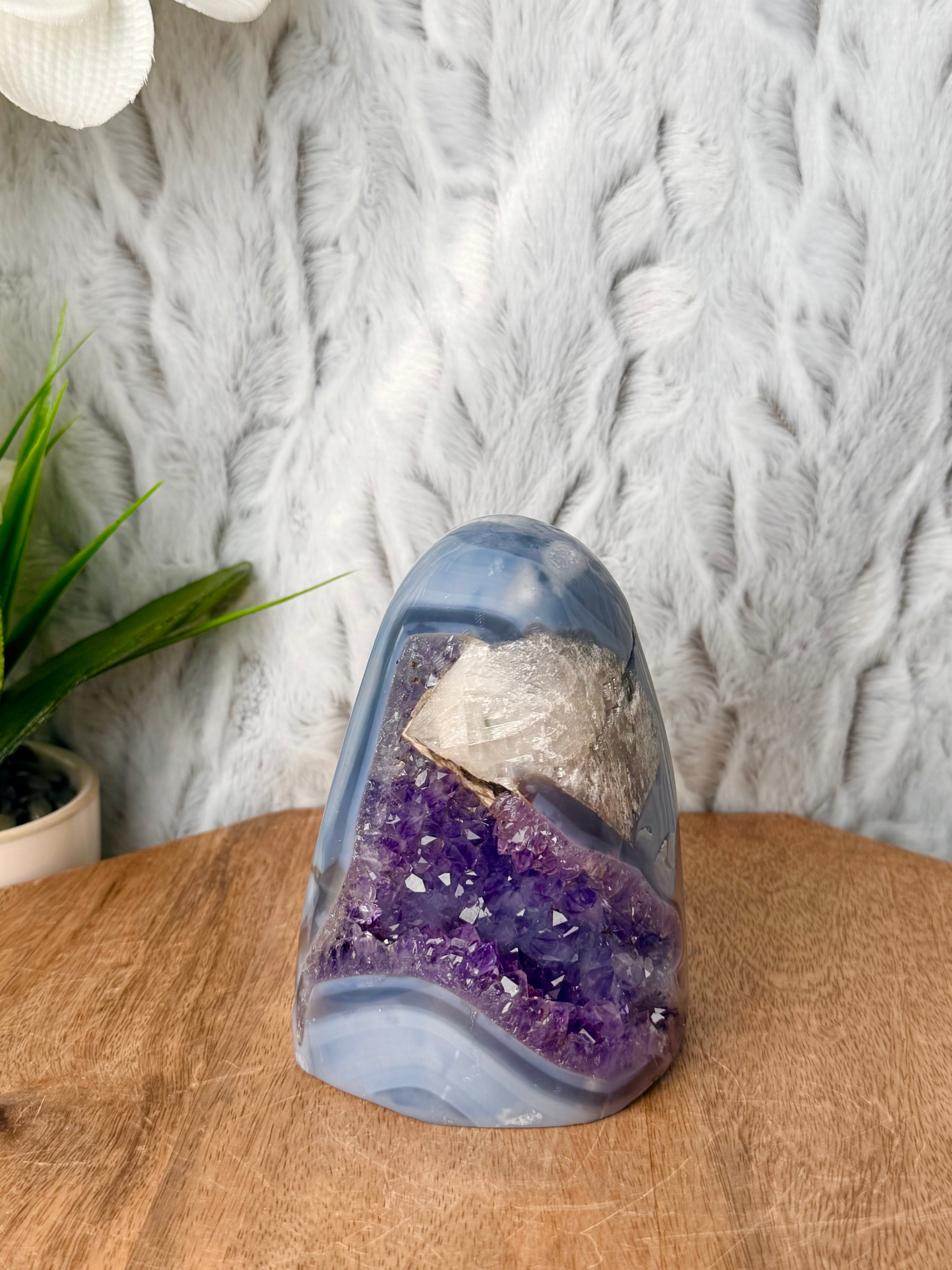 Agate Freeform with Amethyst and Calcite