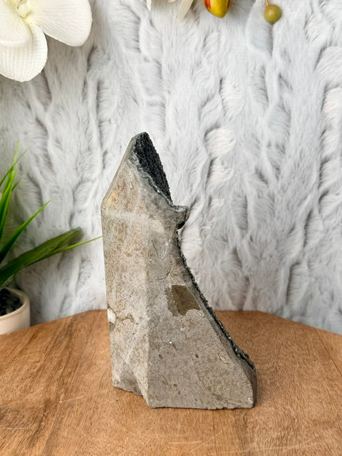 Large Chalcedony Cut Base