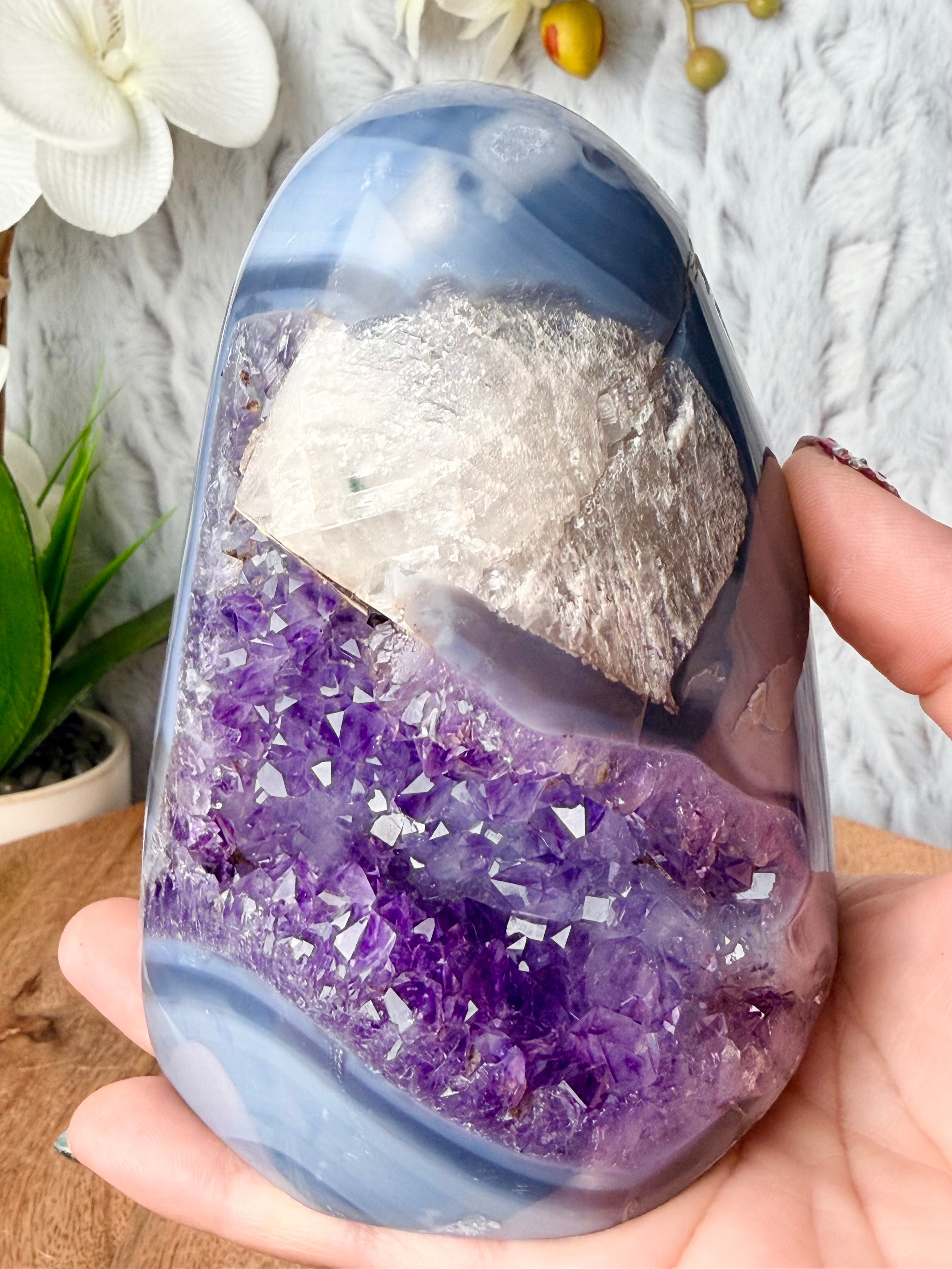 Agate Freeform with Amethyst and Calcite