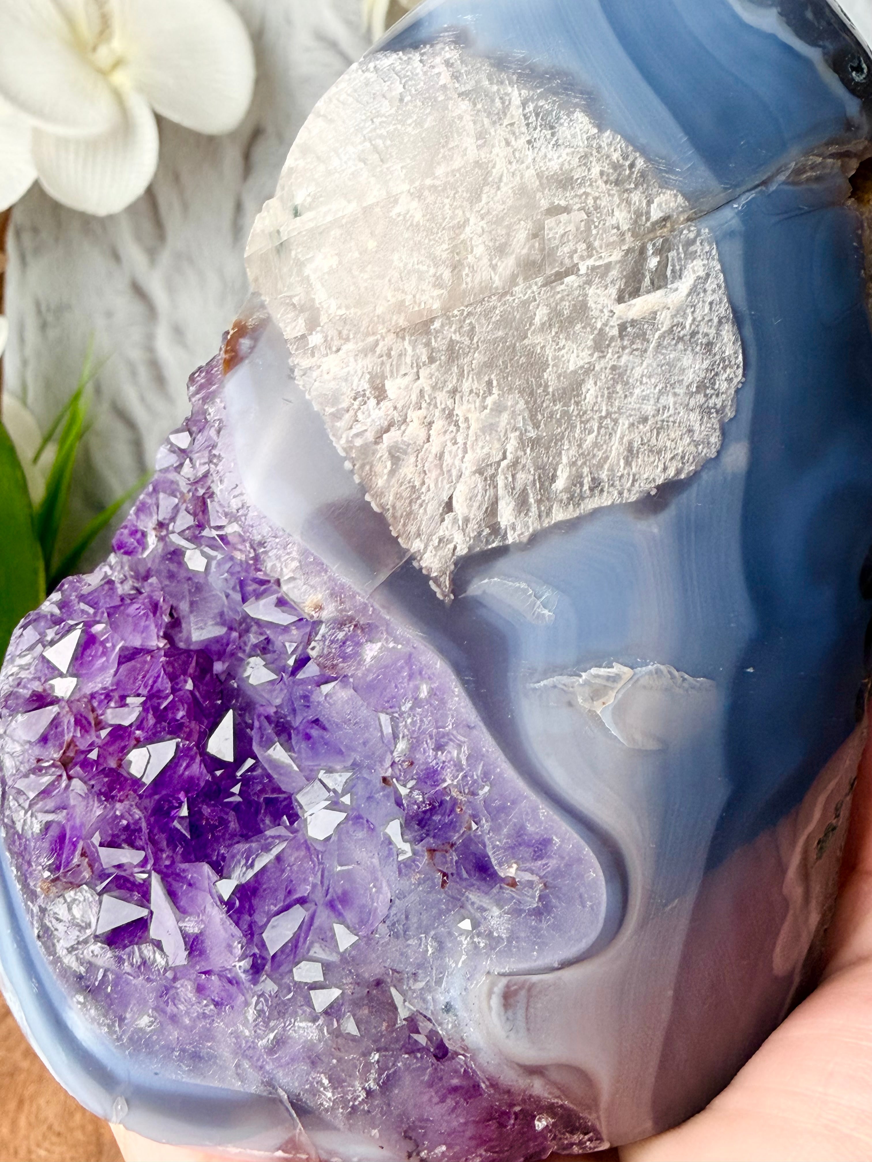 Agate Freeform with Amethyst and Calcite